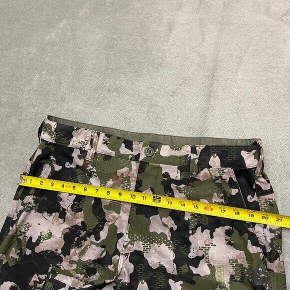 Huk Shorts Performance Fishing Camo Low Country Green Mens XL Elastic Waist - Picture 4 of 11